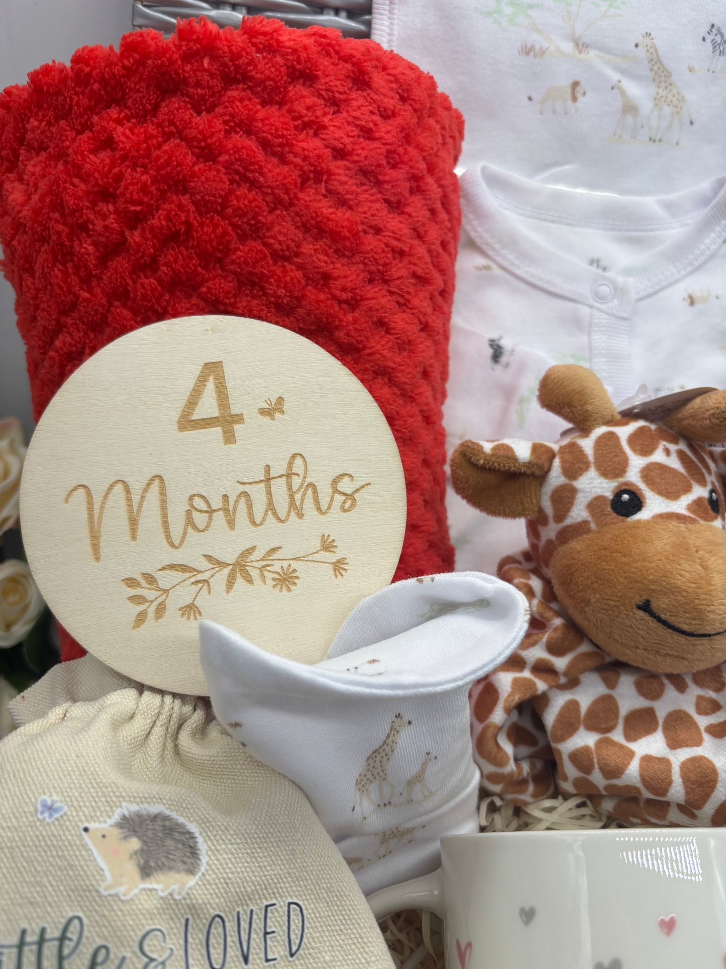 Luxury Unisex Baby Christmas Gift Hamper – Safari Baby Gift Set with Mummy & Daddy Mugs