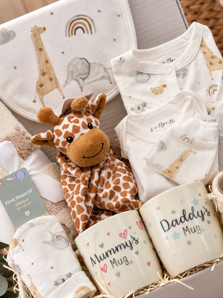 New Baby Gift Box for New Parents, Mummy and Daddy Mugs, Baby Clothes, Giraffe Comforter and Knitted Booties