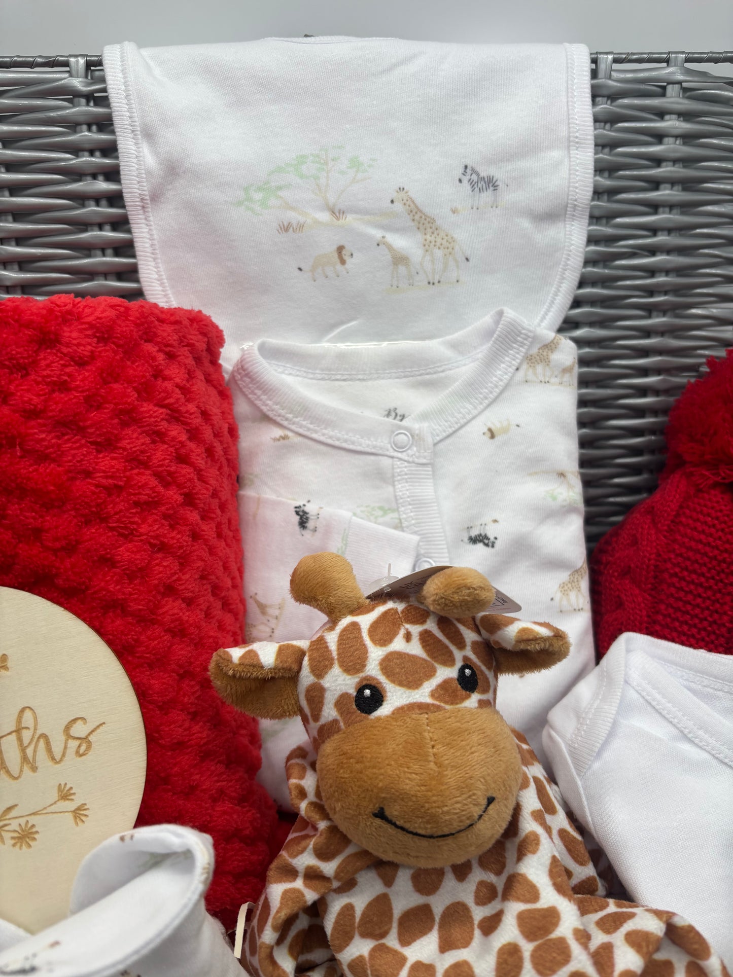 Luxury Unisex Baby Christmas Gift Hamper – Safari Baby Gift Set with Mummy & Daddy Mugs
