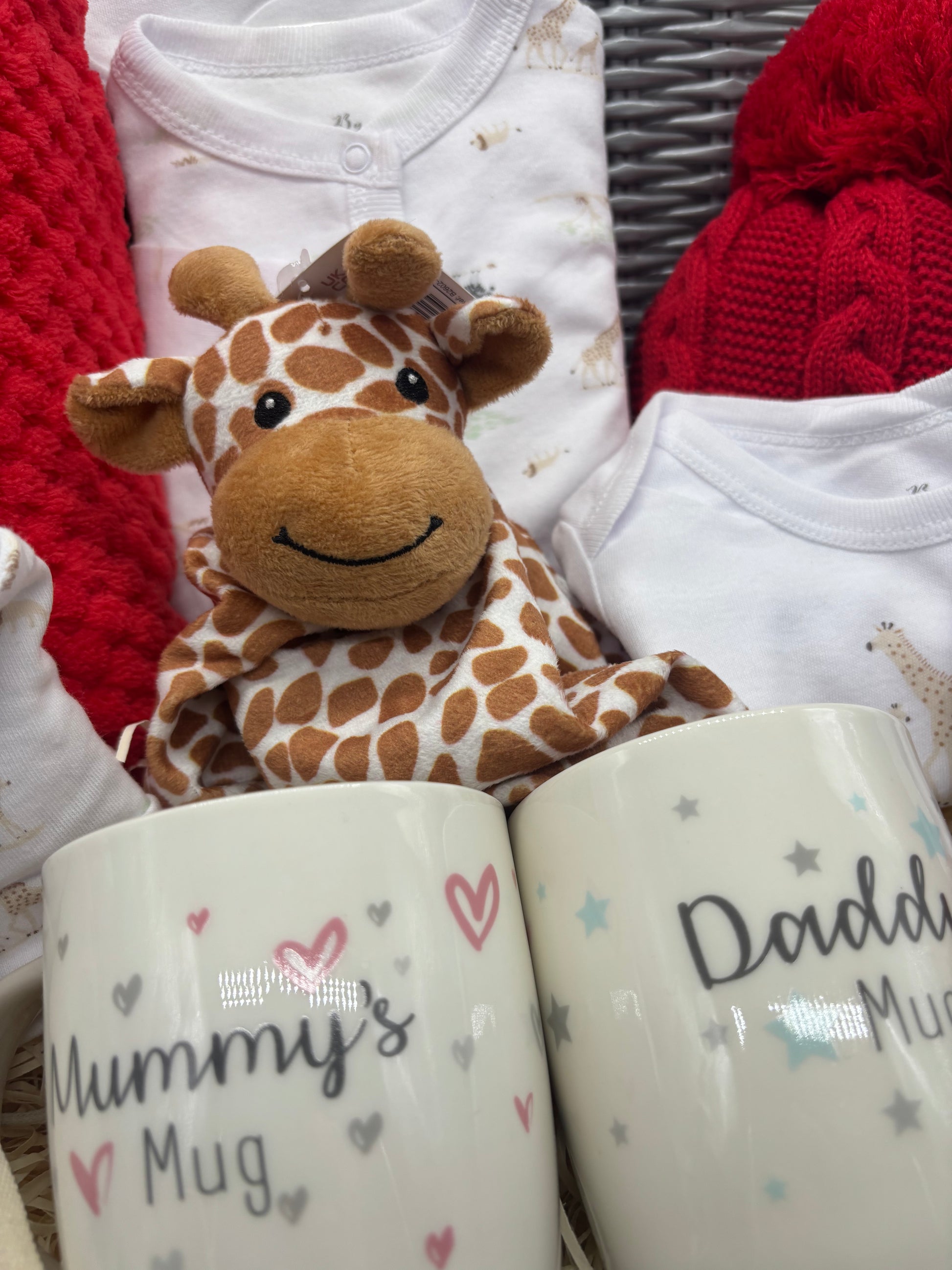 Luxury Unisex Baby Christmas Gift Hamper – Safari Baby Gift Set with Mummy & Daddy Mugs