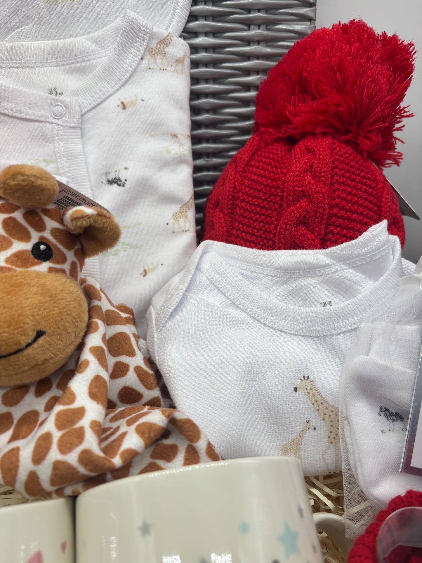 Luxury Unisex Baby Christmas Gift Hamper – Safari Baby Gift Set with Mummy & Daddy Mugs