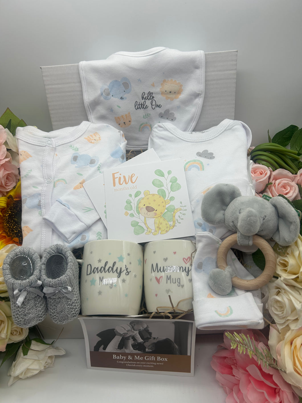 Unisex safari baby gift box