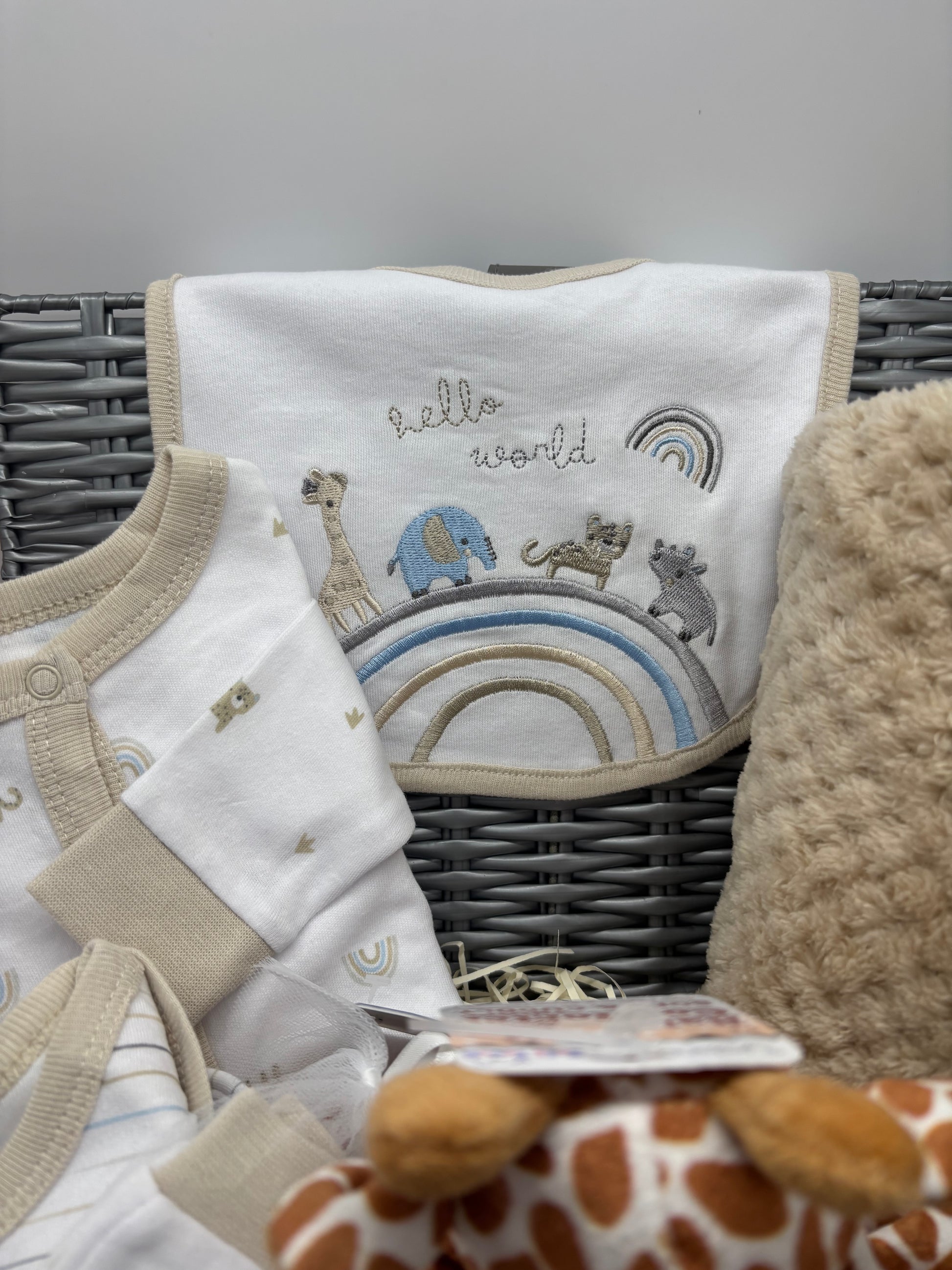 Neutral New Baby Gift Hamper – Luxury Baby Gift Basket for New Parents