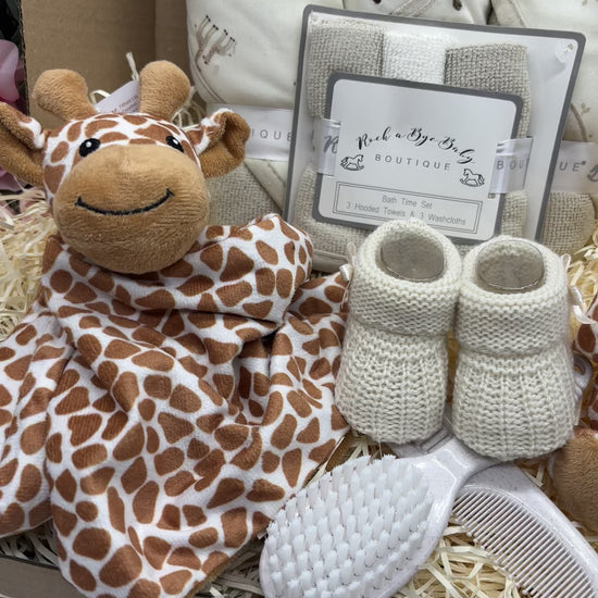 Unisex Giraffe Baby Gift Box – Hooded Towels, Comforter & Booties