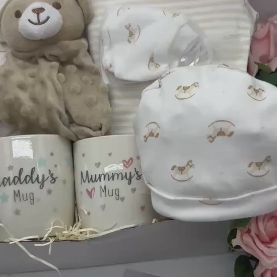 Neutral baby gift box for Mum, Dad and baby video