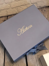 Load image into Gallery viewer, Magnetic Keepsake Gift Boxes
