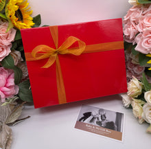 Load image into Gallery viewer, Personalised Gift Box With Lid. Beautiful Boxes for any Occasion. Customised gift boxes. White Keepsake Gift Boxes.
